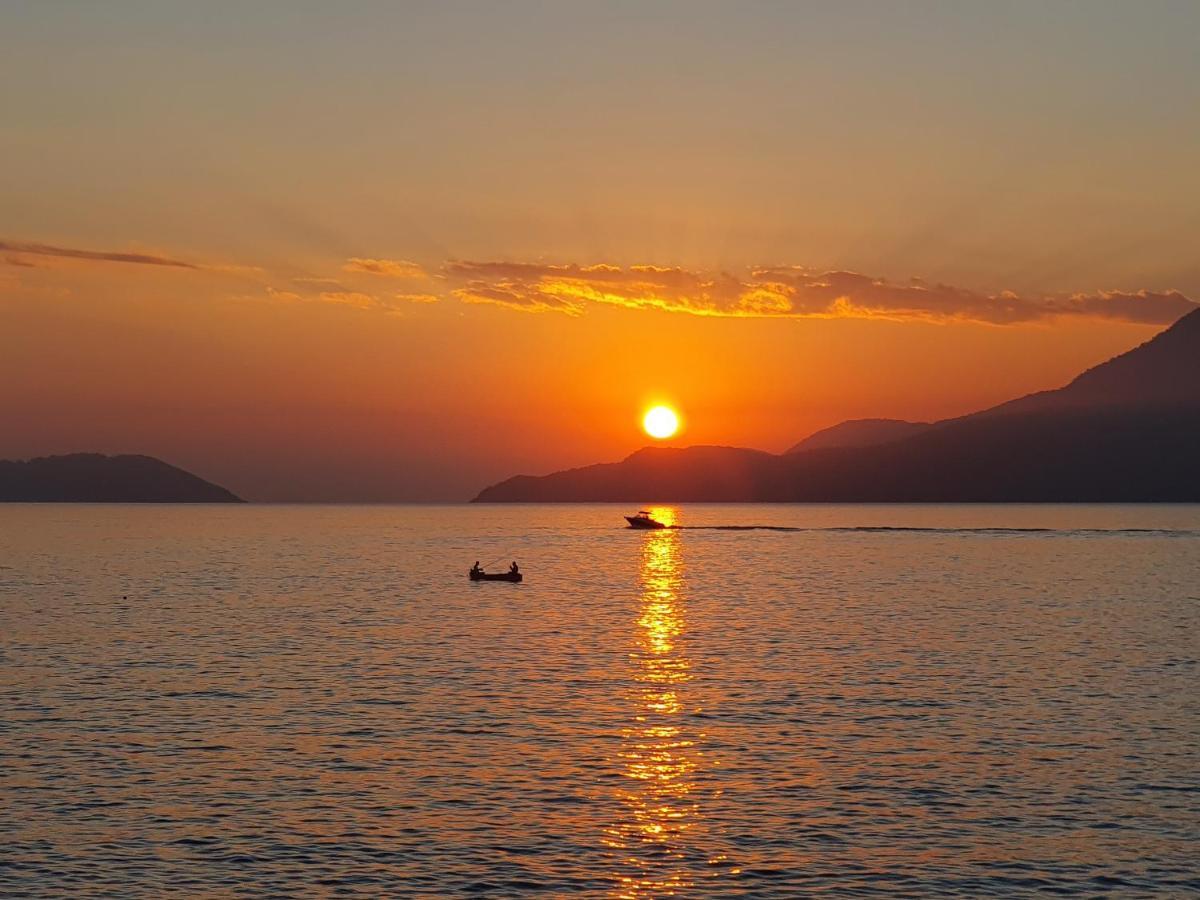 Bangalo Com Vista Para O Mar No Condominio Yacamim Ilhabela Praia Do Curral Kültér fotó